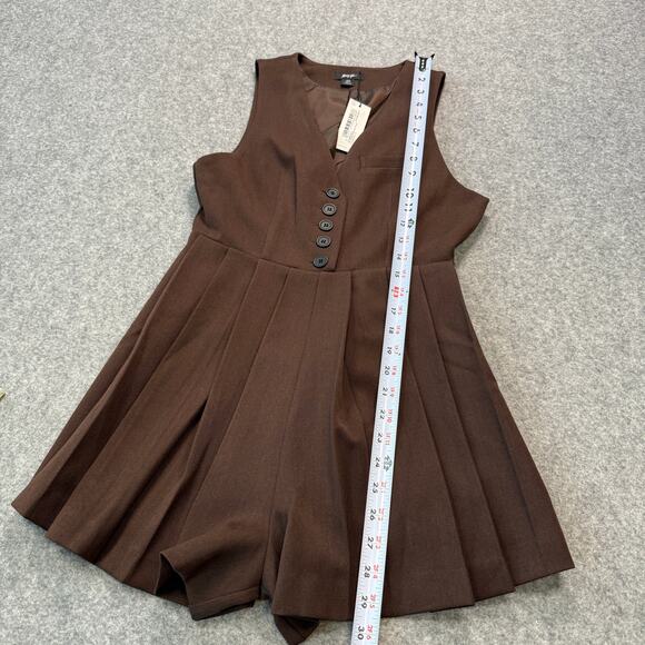 Women's Nasty Gal Brown Button Front and Pleated Romper Size 4 NEW - Picture 5 of 9
